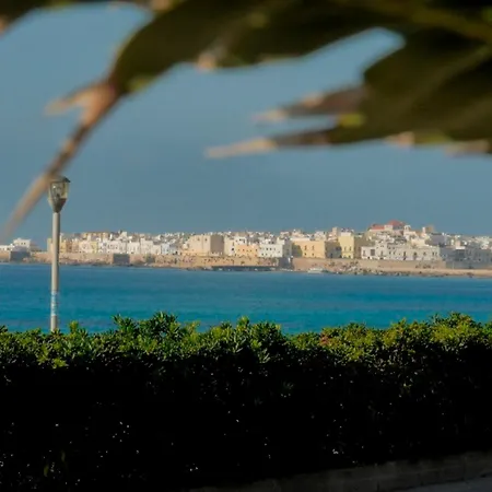 Lägenhet Seafront In Baia Near *